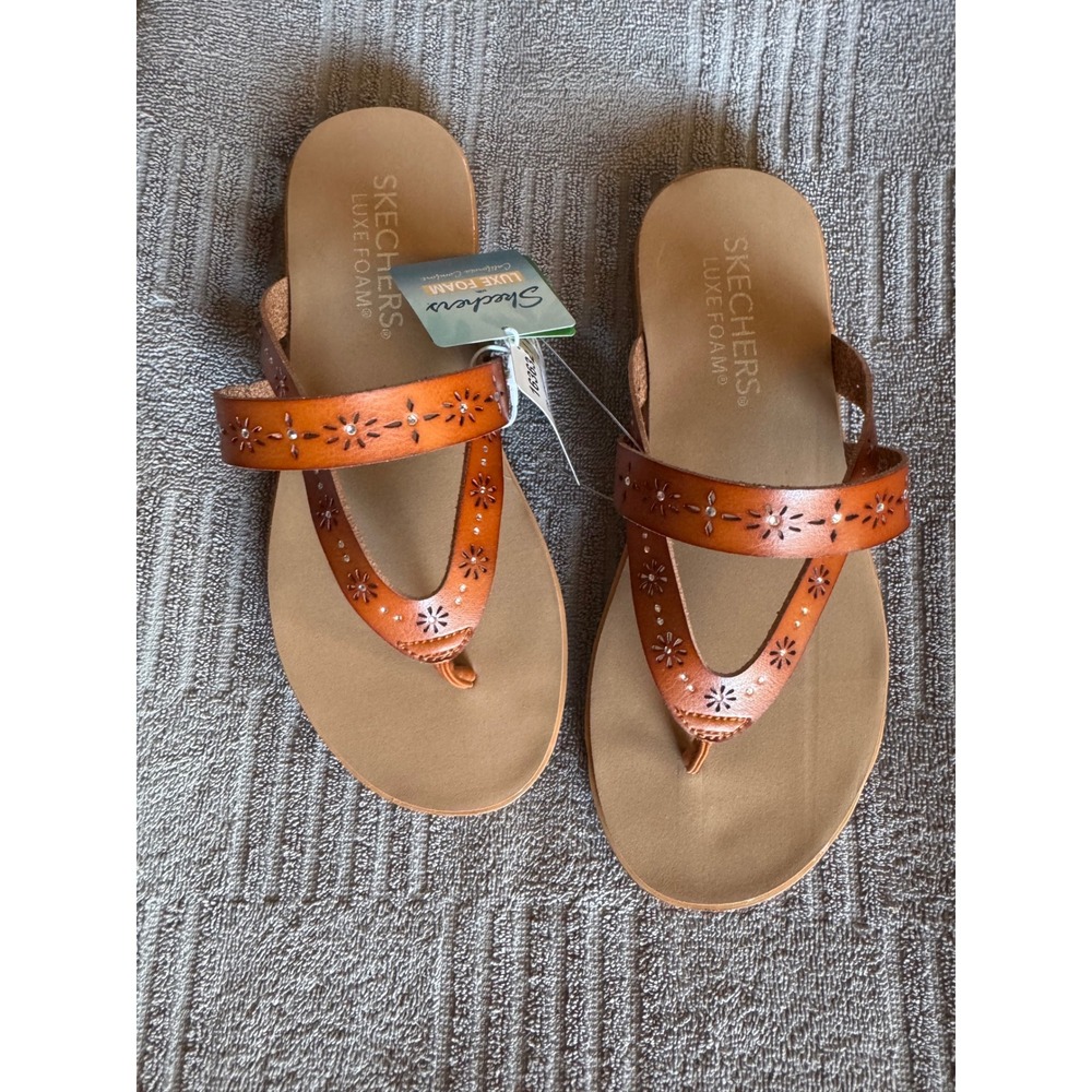 Skechers Luxe Foam Tan Vegan Laser Cut Rhinestone Sandals
Womens 8 New NWT